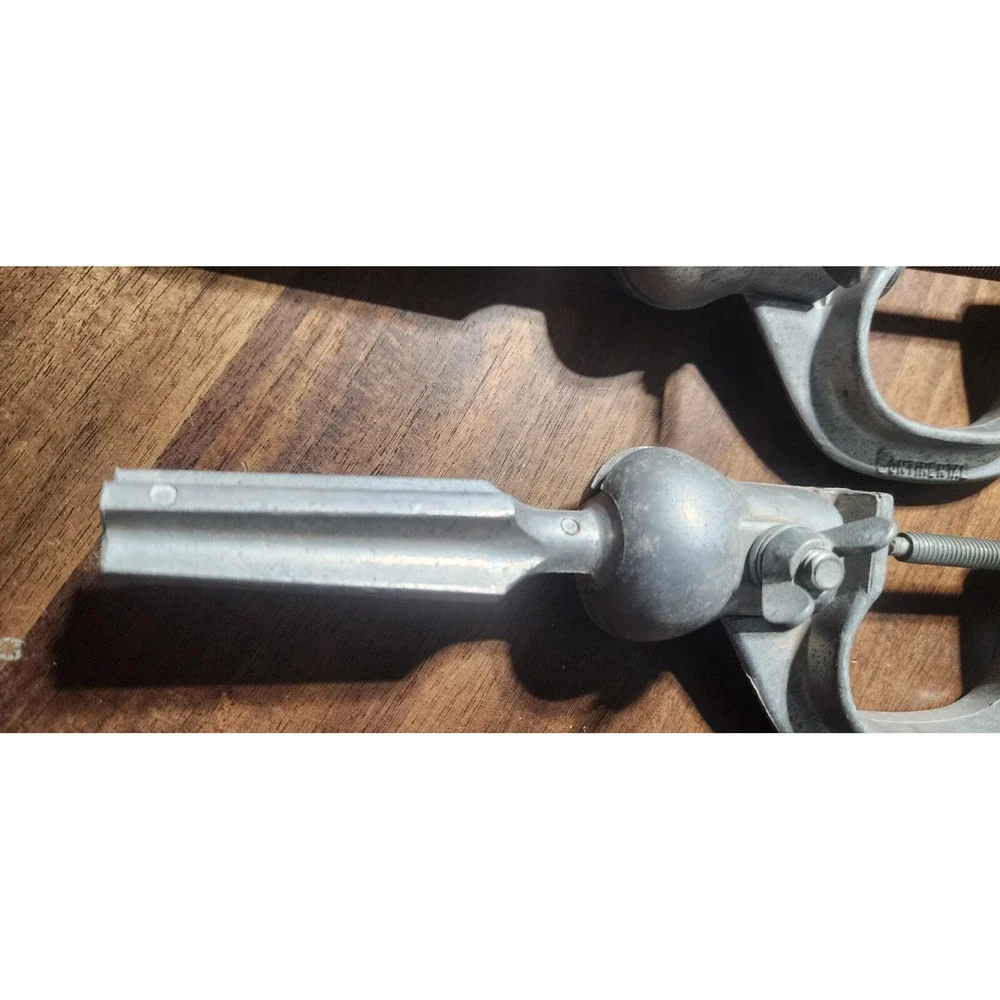 Pair Of 2 Vintage‎ Tool Continental Wig Block Holder Table Clamp